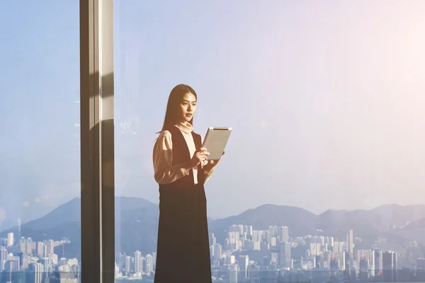 Successful entrepreneur holding digital tablet — Stock Photo, Image