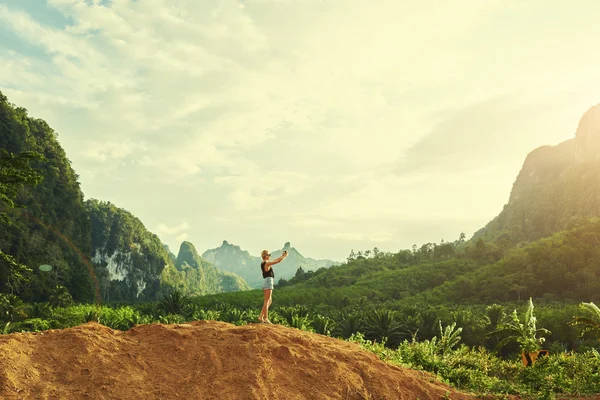 Hipster girl taking photo — Stock Photo, Image