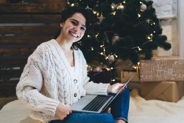 Young Woman Using Laptop While Working Remotely Cozy Room Decorated — Stock Photo, Image