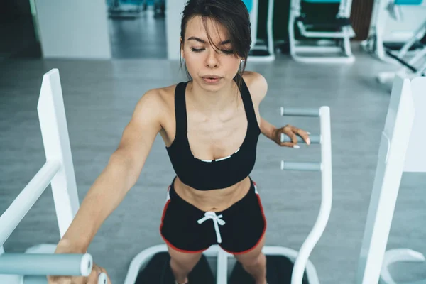 Mujer Delgada Desgaste Activo Respiración Figura Sexy Durante Entrenamiento Perder —  Fotos de Stock