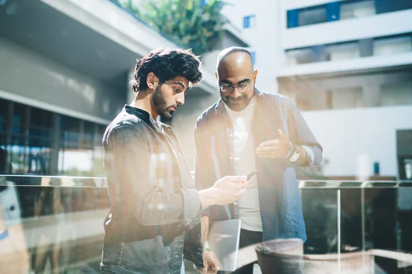 Middle Eastern Male Employees Reading Received Email Message Job Task — Stock Photo, Image