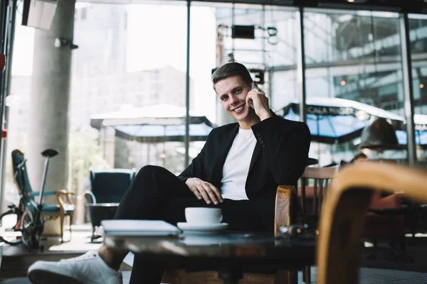 Positive Male Entrepreneur Wearing Casual Clothes Sitting Table Notepad Cup — Stock Photo, Image