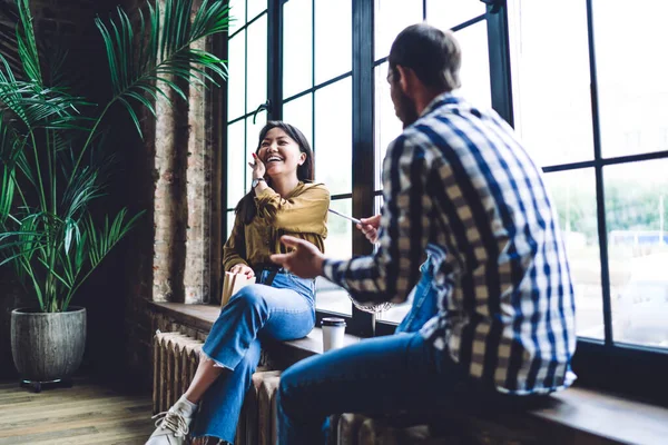 Laughing Colleagues Casual Wear Relaxing Windowsill Smiling While Enjoying Free — Stock Photo, Image