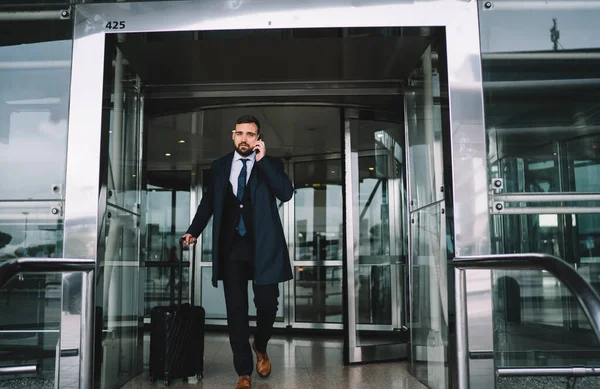 Caucasian Businessman Using Mobile Phone Calling Arrival Airport Terminal Male — Stock Photo, Image