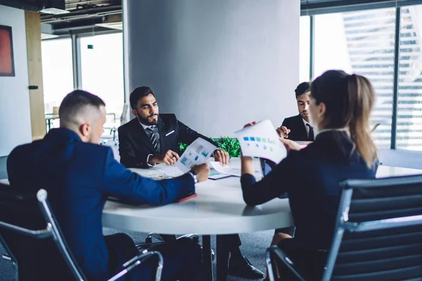 Squadra Partner Professionali Hanno Brainstorming Incontro Consulenza Materia Infografica Aziendale — Foto Stock