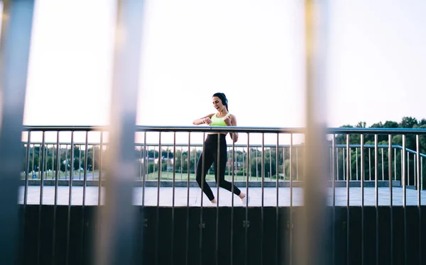 Delighted Slim Female Sportswear Enjoying Fitness Goal Achievement Cheerfully Gesticulating — Stock Photo, Image