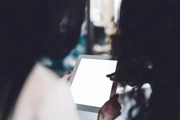 Crop Back View Blurred Female Coworkers Discussing Working Digital Tablet — Stock Photo, Image