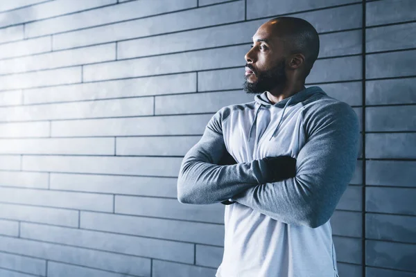 Bonito Sério Atletismo Afro Americano Careca Barbudo Adulto Masculino Roupas — Fotografia de Stock