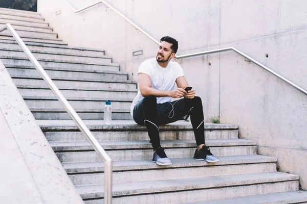 Caucasian Male Trainer Years Old Cellular Technology Hand Enjoying Break — Stock Photo, Image