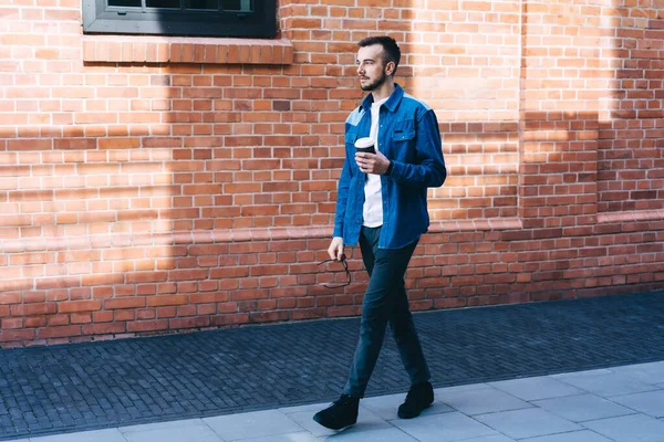 Full Length Serious Bearded Male Jean Jacket Holding Cup Hot — Stock Photo, Image