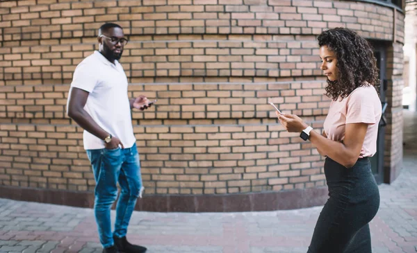 Young African American 20S Male Female Millennials Passing Each Other — Stock Photo, Image