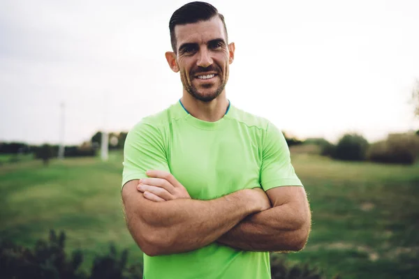 Half Length Portrait Happy Male Trainer Crossed Muscular Hands Smiling — Stock Photo, Image