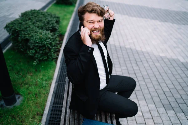 High Angle Cheerful Bearded Businessman Formal Wear Sitting Wooden Bench — Stock Photo, Image