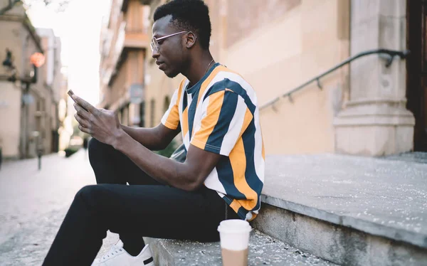 Side View Young Dark Skinned Millennial User Connecting Browsing Content — Fotografia de Stock