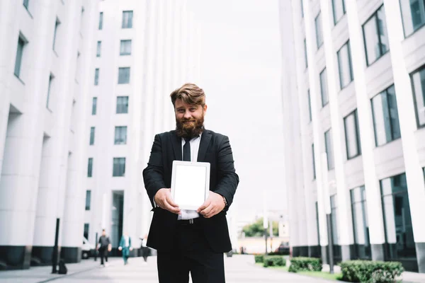 Optimistic Bearded Male Standing Pavement Contemporary Office Building Blank Screen — Stock Photo, Image