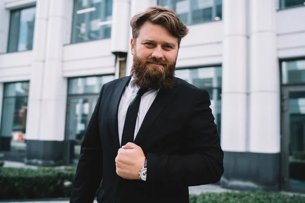 Portrait Confident Entrepreneur Formal Shirt Jacket Beard Standing City Street — Stock Photo, Image