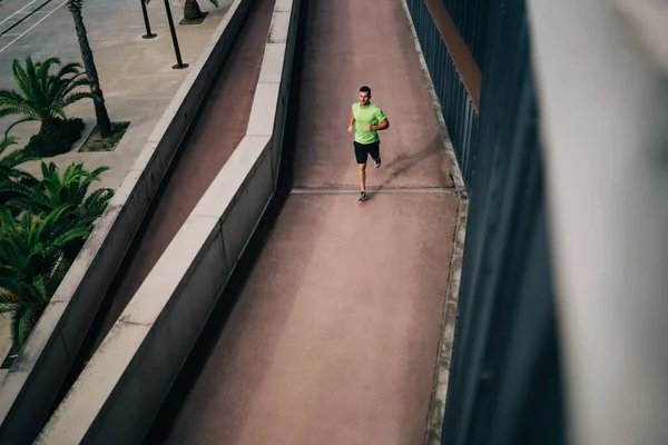 Vista Superior Del Hombre Forma Motivada Tienen Cardio Activo Corriendo —  Fotos de Stock