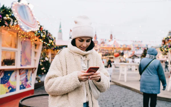 Content Woman Warm Clothes Hat Standing Decorated Christmas Square City — Stock Photo, Image