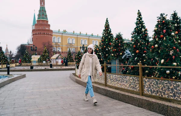 Full Body Cheerful Woman Warm Outwear Hat Walking Christmas Trees — Stock Photo, Image