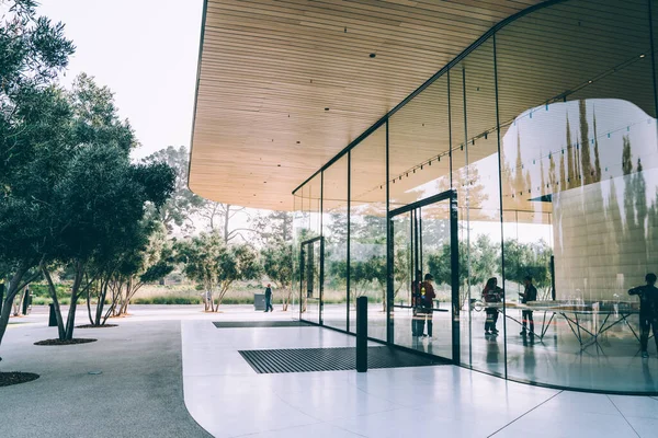 Cupertino Kalifornie Usa Listopadu 2018 Návštěvnické Centrum Apple Park Architektonické — Stock fotografie