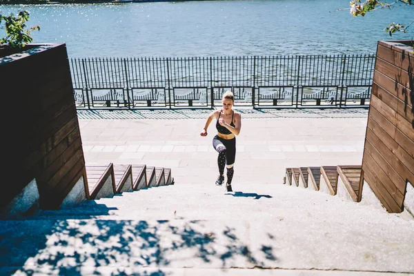 Healthy Highly Motivated Female Gymnast Stylish Black Tracksuit Sprinting Rocked — Stock Photo, Image