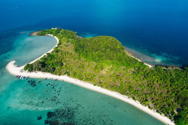 Paysage Aérien Île Pittoresque Avec Eau Cristalline Azur Végétation Verte — Photo