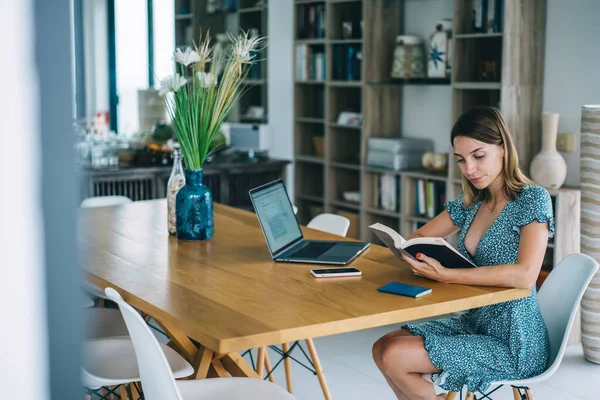 Serious Caucasian Female Student Spending Free Time Home Interior Self — Stock Photo, Image