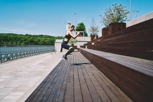 Side View Strong Focused Female Sport Clothes Doing Sport Exercise — Stock Photo, Image