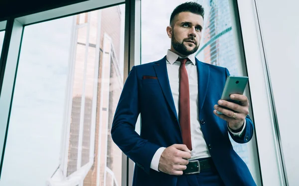 Serious Determined Man Formal Wear Looking Away Pondering While Interacting — Stock Photo, Image