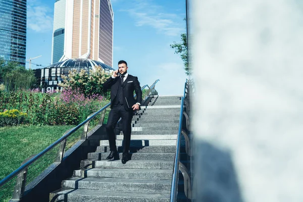 Man Strict Black Suit Speaking Mobile Phone Holding Black Folder — Stock Photo, Image