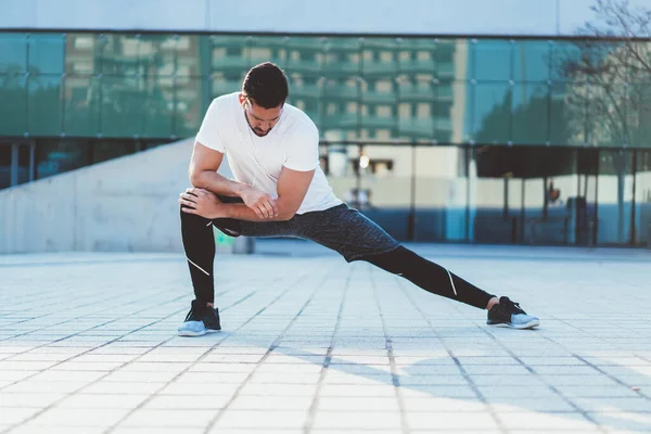 Junge Starke Kaukasische Mann Aktiver Kleidung Verbringen Zeit Mit Hobby — Stockfoto