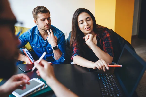 Cheerful Caucasian Woman Student Pointing Laptop Computer Browsed Web Page — Stock Photo, Image