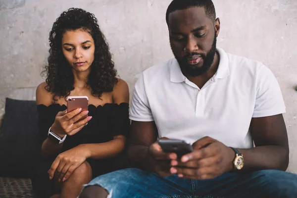 African American Hipster Guys Ignoring Live Communication Prefer Smartphone Networking — Stock Photo, Image