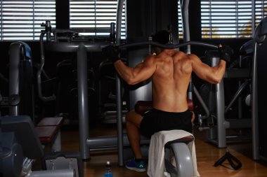 Kas vücut çalışma dışarı ile sporcu