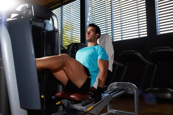 Man working his quads — Stock Photo, Image