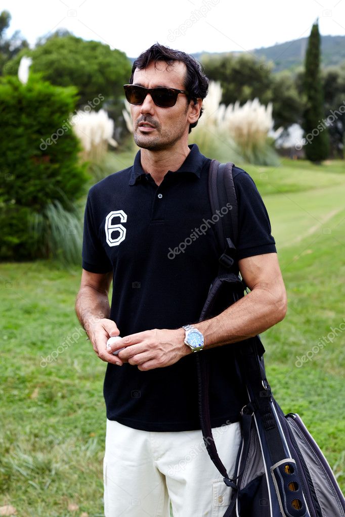 golfer man in glasses