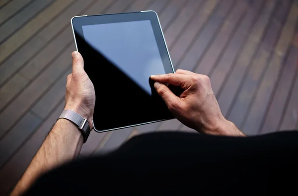 Male person using digital tablet — Stock Photo, Image