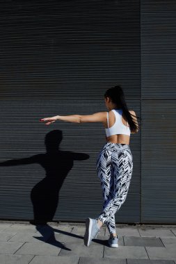 kadın mükemmel rakam çalışma dışarı ile