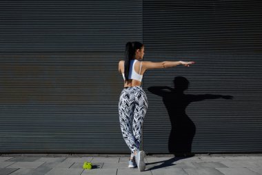 kadın mükemmel rakam çalışma dışarı ile