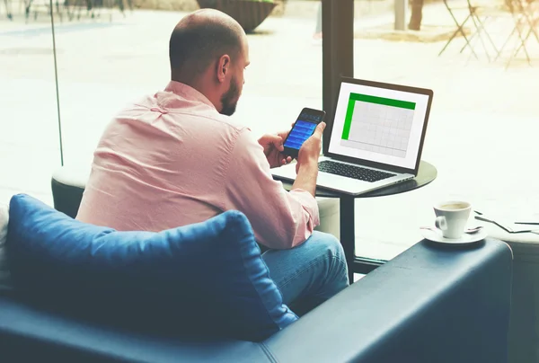 Young businessman while working — Stock Photo, Image