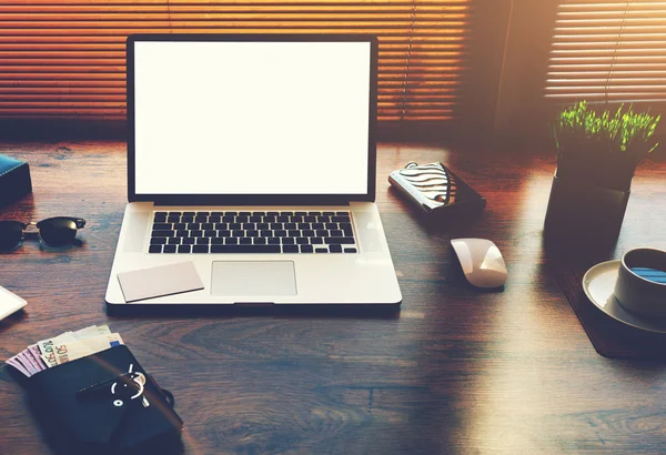 Successful entrepreneur table with style accessories — Stock Photo, Image