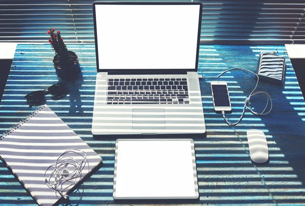 Blank screen laptop computer and digital tablet,mouse — Stock Photo, Image