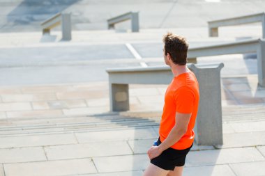 Genç sporcu eğitim sonra dinlenme