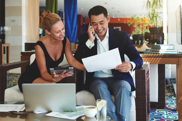 Business people preparing for the conference — Stock Photo, Image