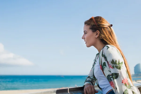 Charming young woman enjoy the sea — Stok fotoğraf