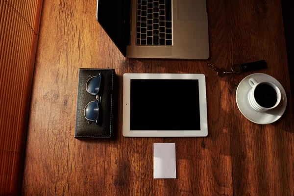 Desktop with accessories and work tools — Stock Photo, Image