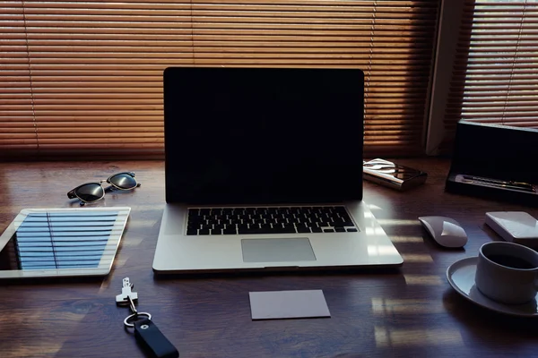 Desktop with accessories and work tools — Stock Photo, Image