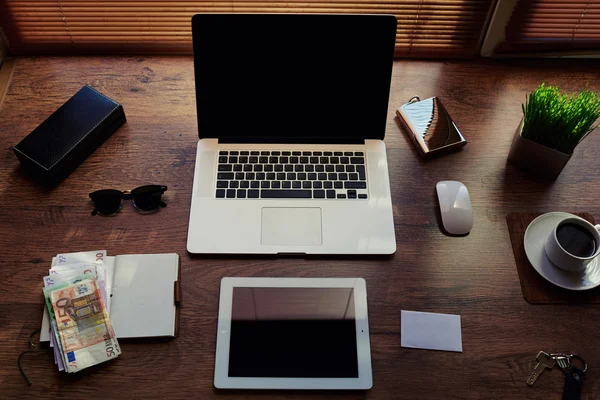 Desktop with accessories and work tools — Stock Photo, Image