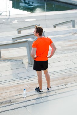 Fiziksel egzersiz sonrası istirahat atletik erkek