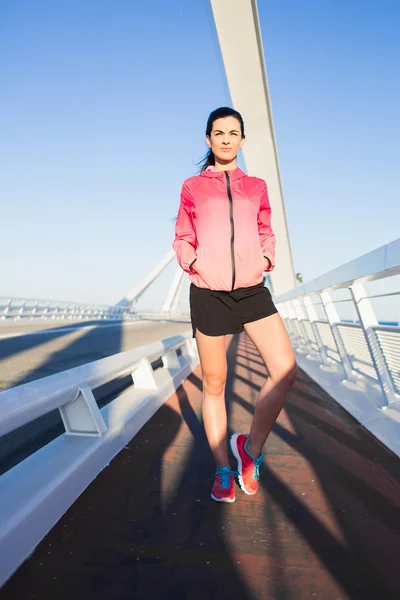 Sportvrouw ontspannen na lichaamsbeweging — Stockfoto